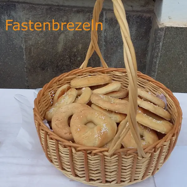 2019 Fastenbrezeln  (1)